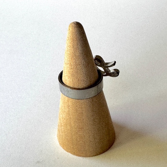 Initial L Letter Ring, Size US 6 1/2 - Picture 9 of 10